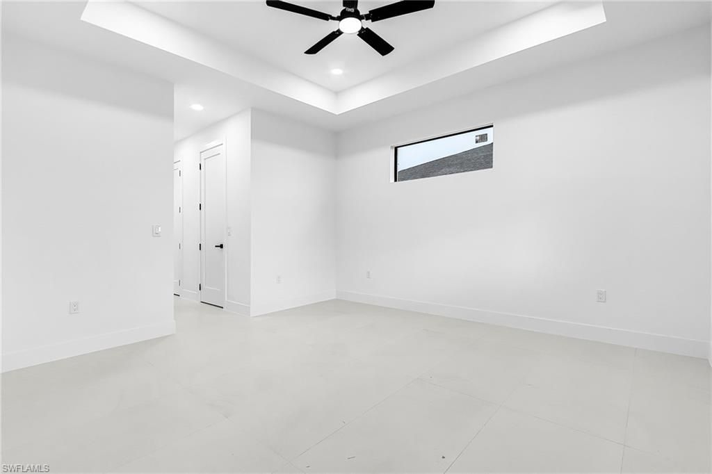 Image 14 of property listing at 1015 SW 8th CT, Cape Coral, FL 33991