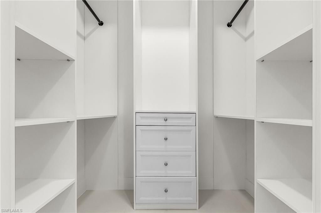 Image 17 of property listing at 1015 SW 8th CT, Cape Coral, FL 33991