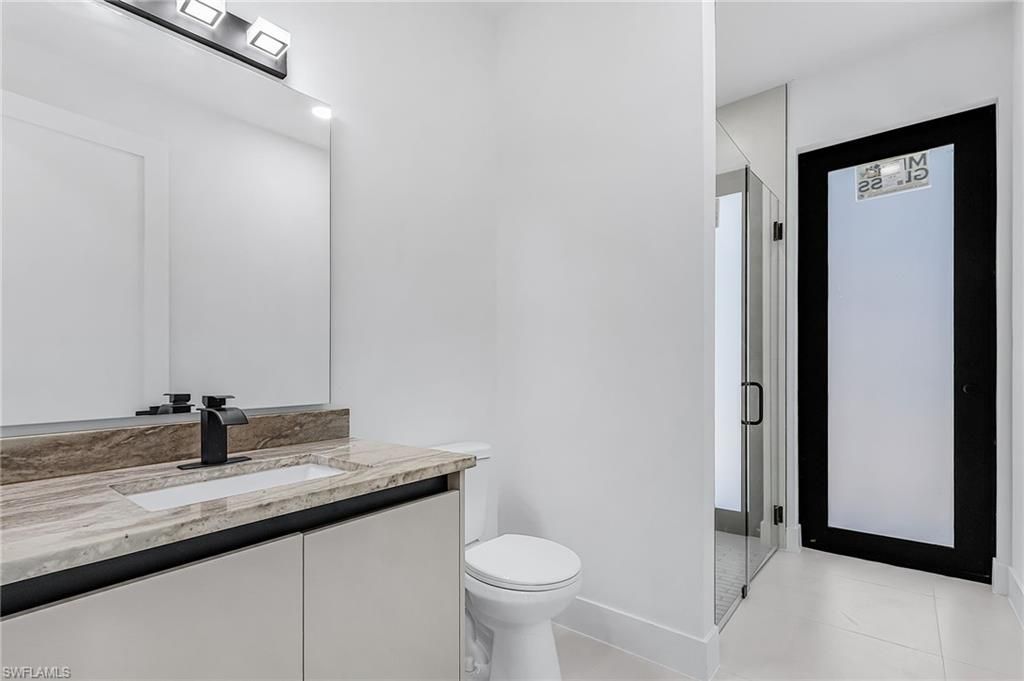 Image 20 of property listing at 1015 SW 8th CT, Cape Coral, FL 33991