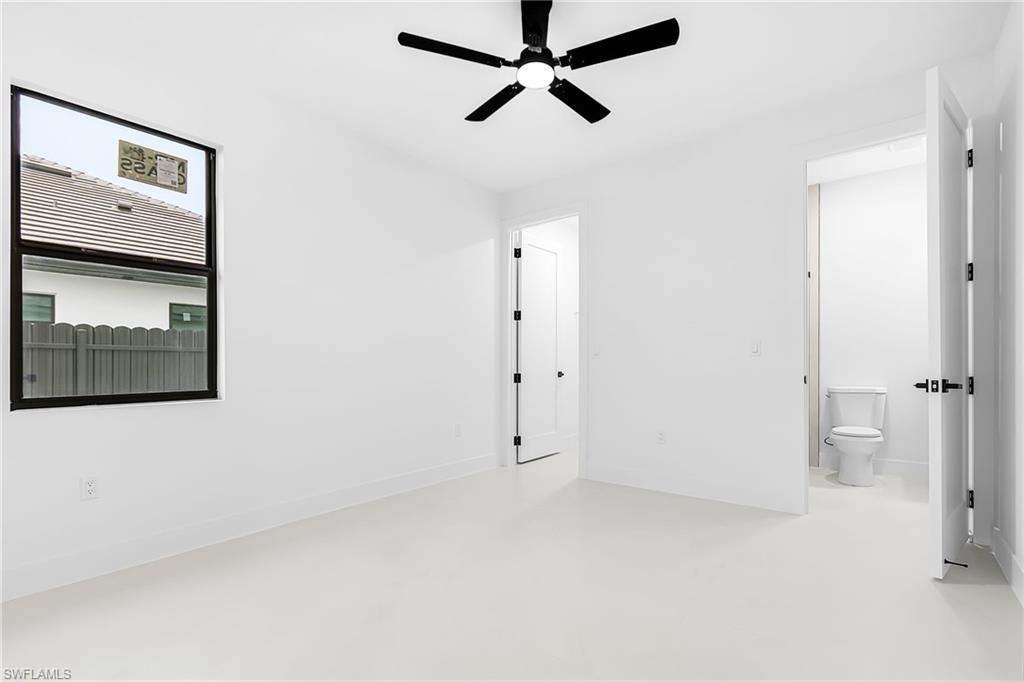 Image 22 of property listing at 1015 SW 8th CT, Cape Coral, FL 33991