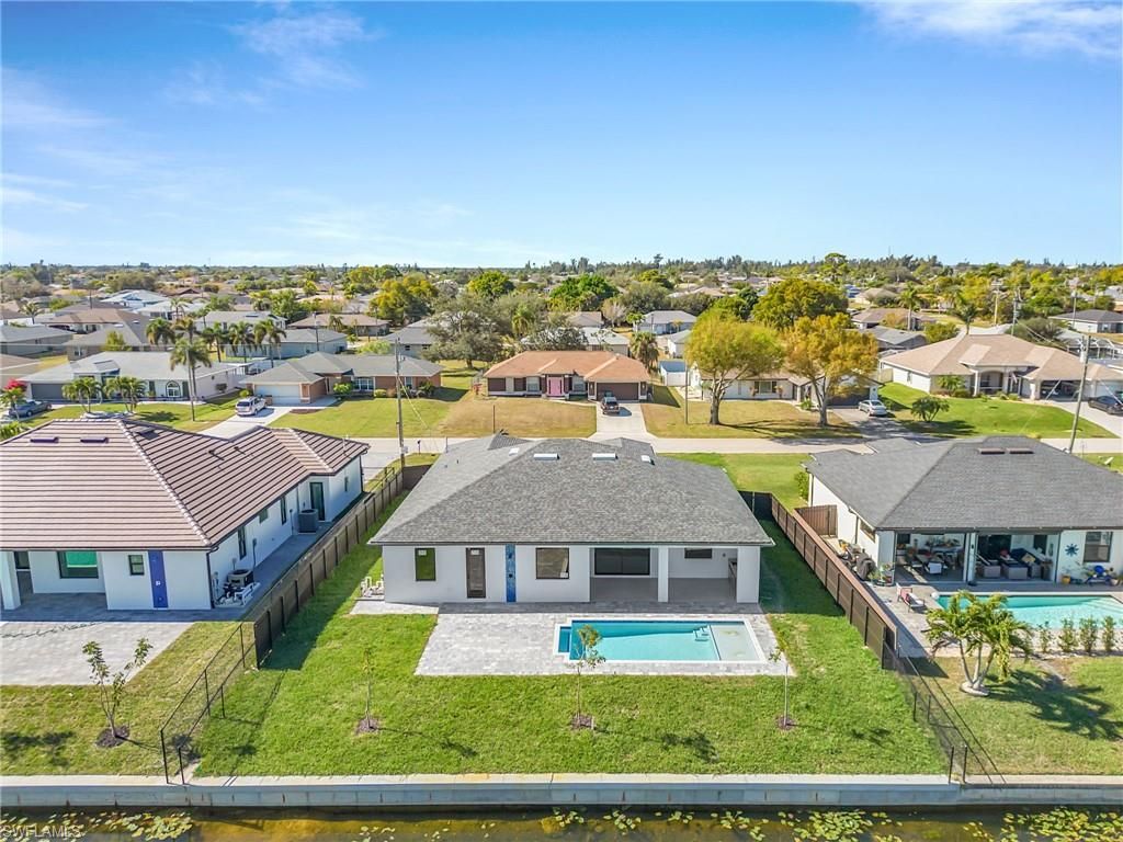 Image 35 of property listing at 1015 SW 8th CT, Cape Coral, FL 33991