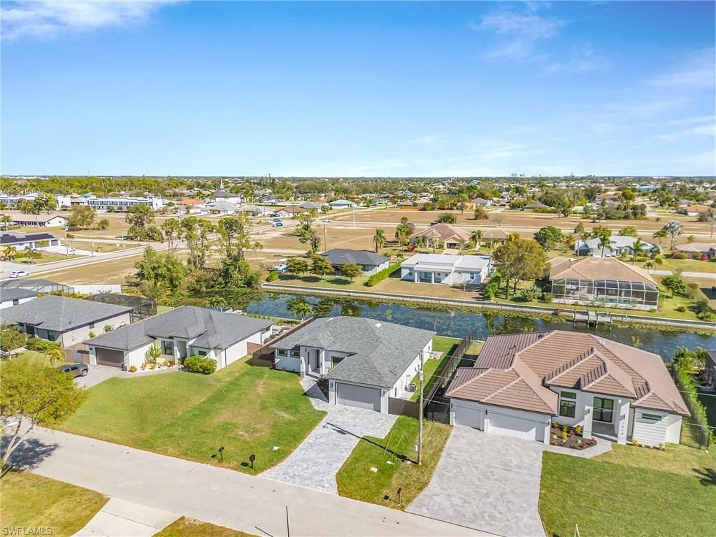 Image 37 of property listing at 1015 SW 8th CT, Cape Coral, FL 33991