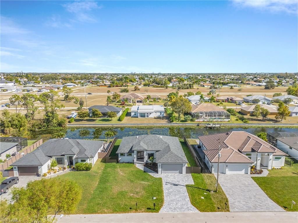 Image 38 of property listing at 1015 SW 8th CT, Cape Coral, FL 33991