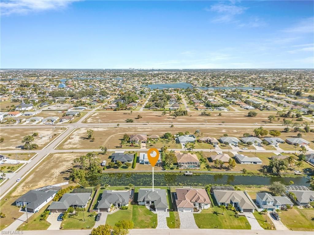 Image 39 of property listing at 1015 SW 8th CT, Cape Coral, FL 33991