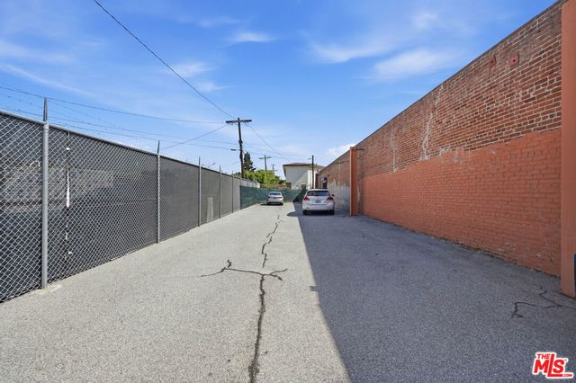 5413 W Washington Boulevard, Los Angeles, CA 90016