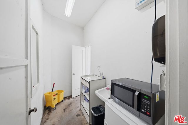 5413 W Washington Boulevard, Los Angeles, CA 90016
