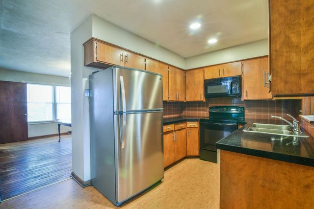 2741 N Dellrose Ave, Wichita, KS 67220