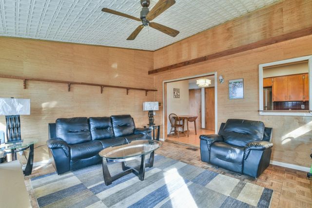 2741 N Dellrose Ave, Wichita, KS 67220