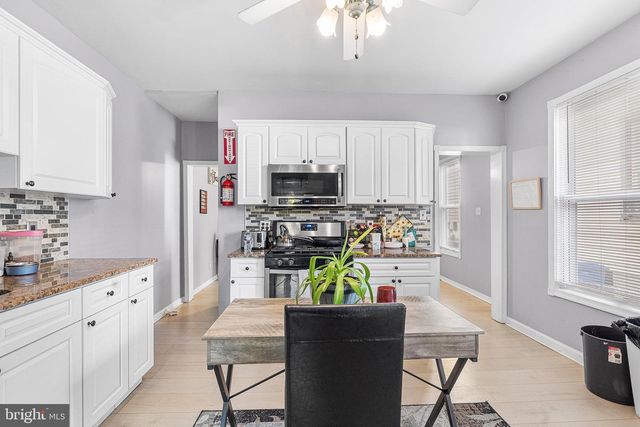 33 BUTTONWOOD ST, Mount Holly, NJ 08060