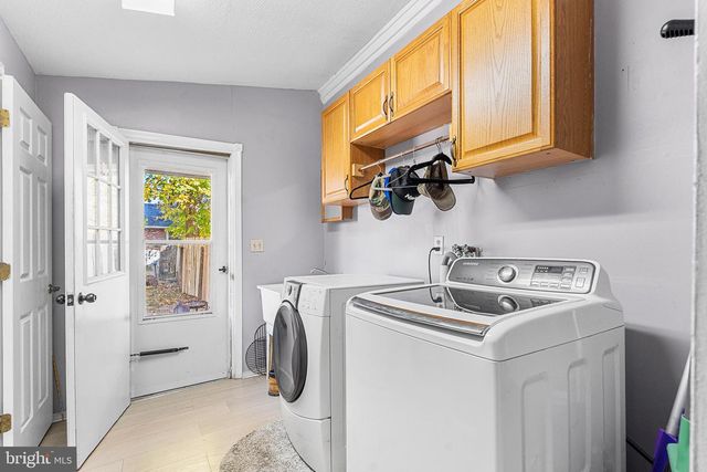 33 BUTTONWOOD ST, Mount Holly, NJ 08060