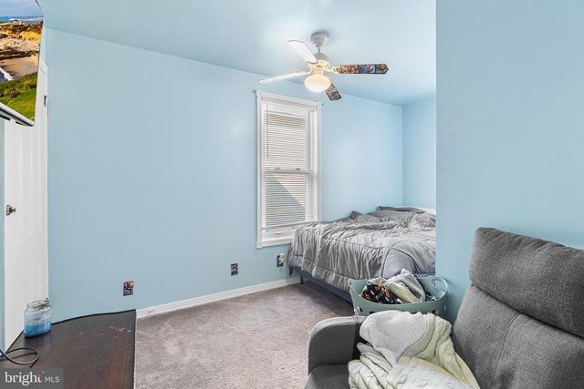 33 BUTTONWOOD ST, Mount Holly, NJ 08060