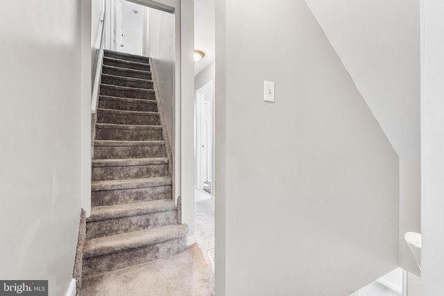 33 BUTTONWOOD ST, Mount Holly, NJ 08060