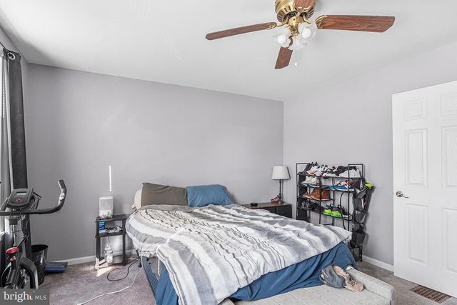 33 BUTTONWOOD ST, Mount Holly, NJ 08060