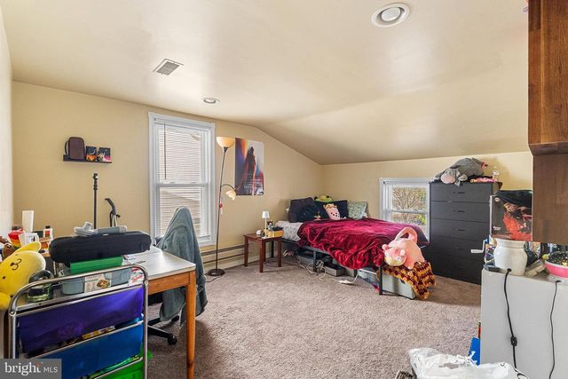 33 BUTTONWOOD ST, Mount Holly, NJ 08060