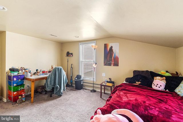 33 BUTTONWOOD ST, Mount Holly, NJ 08060