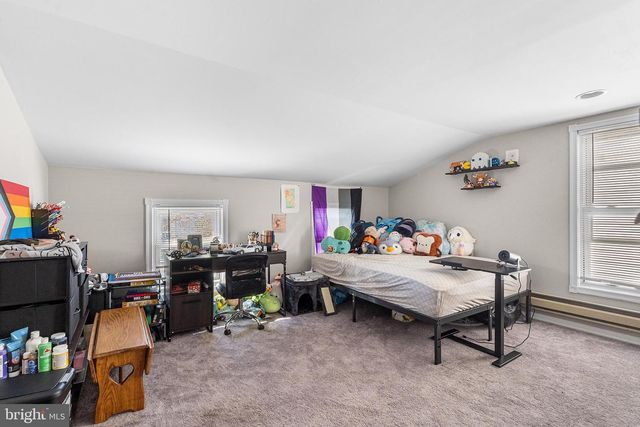 33 BUTTONWOOD ST, Mount Holly, NJ 08060