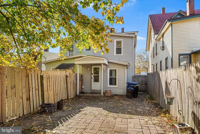 33 BUTTONWOOD ST, Mount Holly, NJ 08060