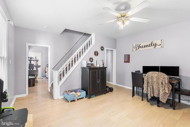 33 BUTTONWOOD ST, Mount Holly, NJ 08060