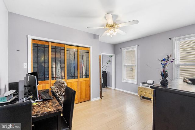 33 BUTTONWOOD ST, Mount Holly, NJ 08060