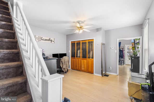 33 BUTTONWOOD ST, Mount Holly, NJ 08060