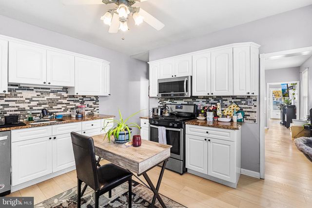 33 BUTTONWOOD ST, Mount Holly, NJ 08060