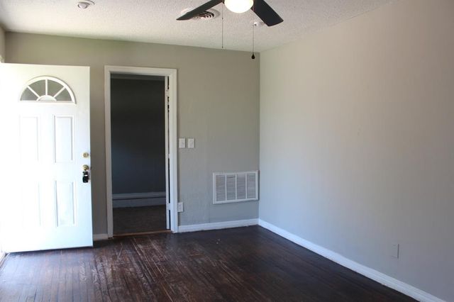 3800 Woodside Drive, Midwest City, OK 73110