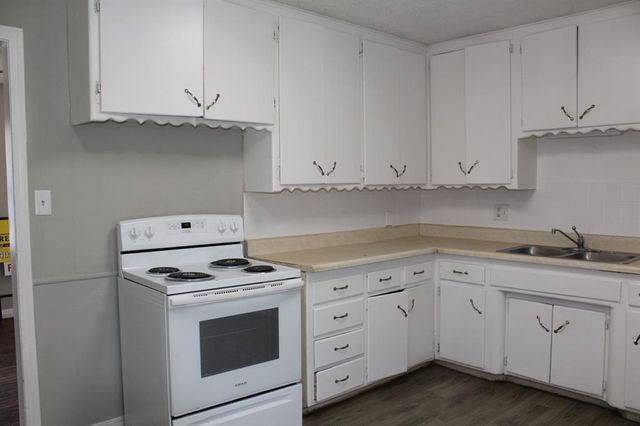 3800 Woodside Drive, Midwest City, OK 73110