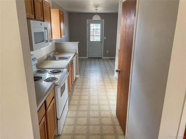 3029 Renshaw Street, Strasburg, CO 80136