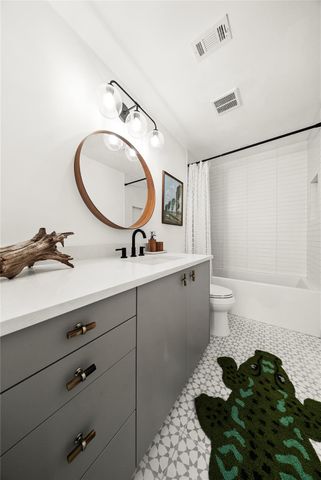 7702 Wynne LN, Austin, TX 78745