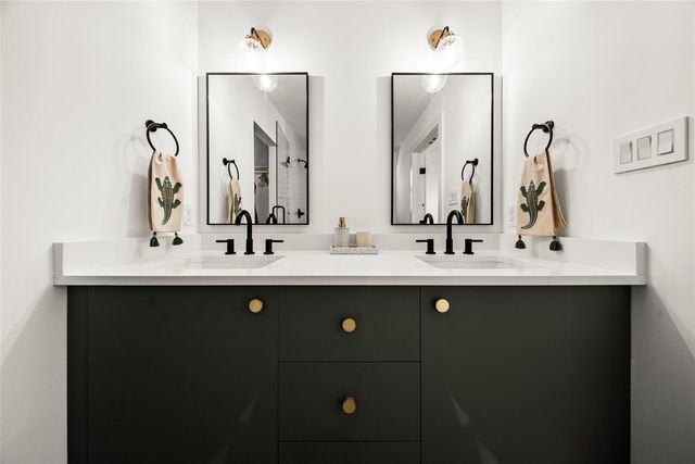 7702 Wynne LN, Austin, TX 78745