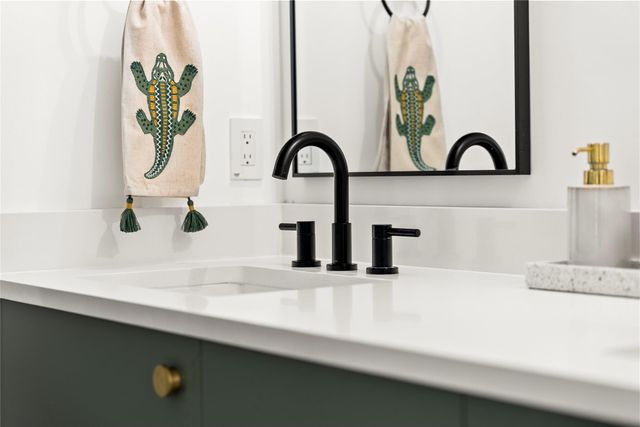 7702 Wynne LN, Austin, TX 78745