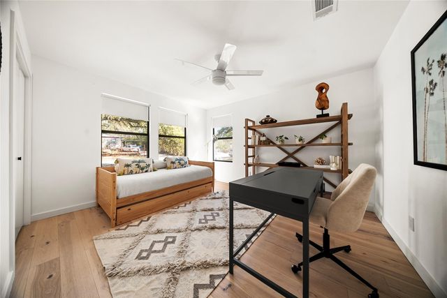 7702 Wynne LN, Austin, TX 78745