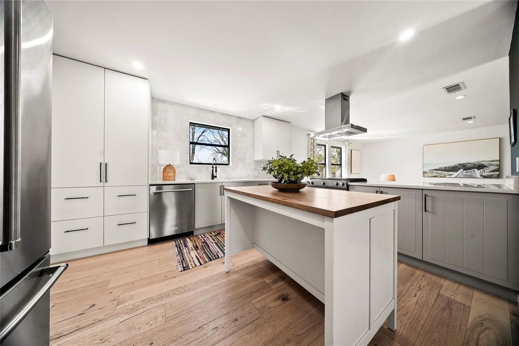 7702 Wynne LN, Austin, TX 78745