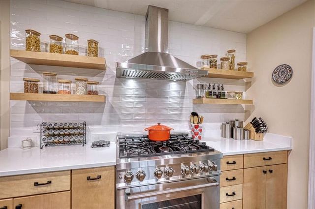 832 Sweet Briar SE Lane, Conyers, GA 30094