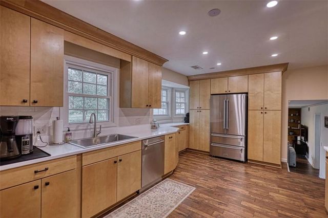 832 Sweet Briar SE Lane, Conyers, GA 30094