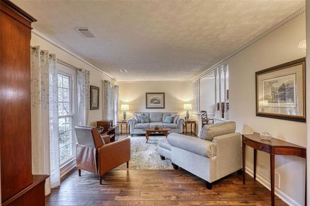 832 Sweet Briar SE Lane, Conyers, GA 30094