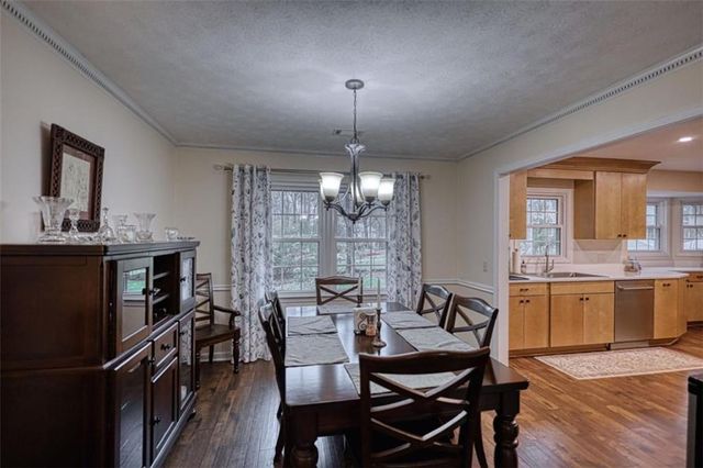 832 Sweet Briar SE Lane, Conyers, GA 30094