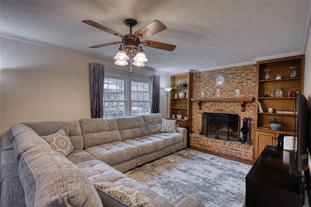 832 Sweet Briar SE Lane, Conyers, GA 30094