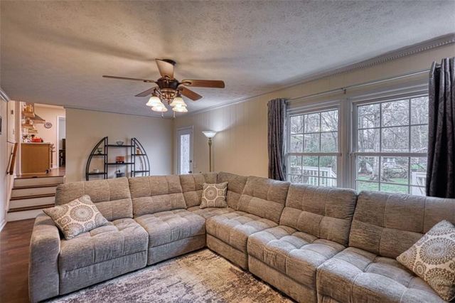 832 Sweet Briar SE Lane, Conyers, GA 30094