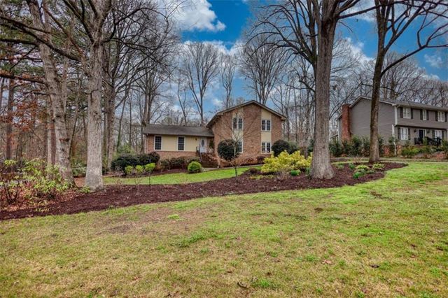 832 Sweet Briar SE Lane, Conyers, GA 30094