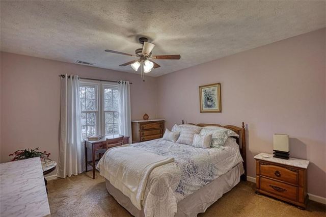 832 Sweet Briar SE Lane, Conyers, GA 30094