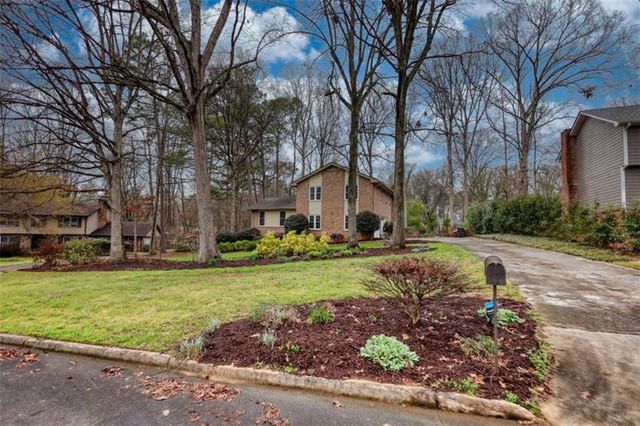 832 Sweet Briar SE Lane, Conyers, GA 30094