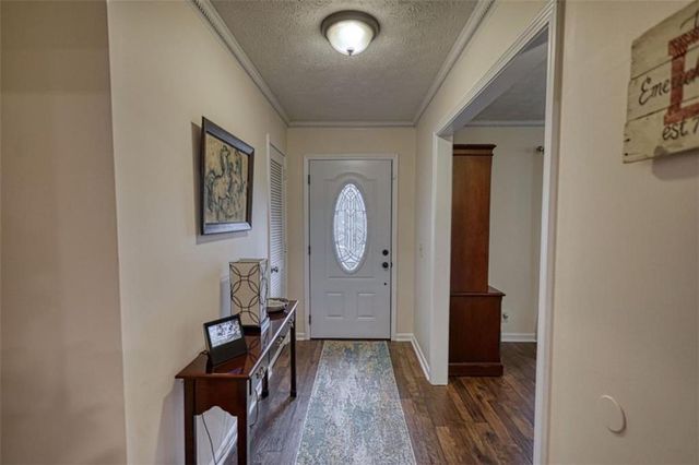 832 Sweet Briar SE Lane, Conyers, GA 30094