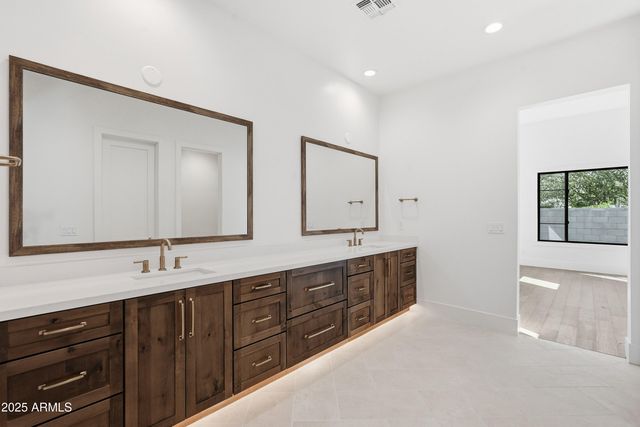 3326 S STUART Court, Gilbert, AZ 85297