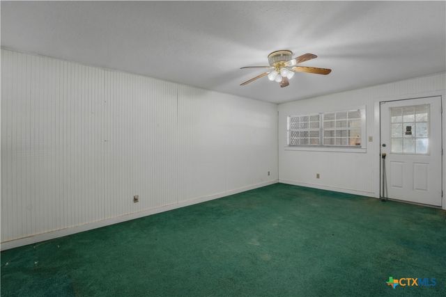 226 Thornton Street, Gonzales, TX 78629