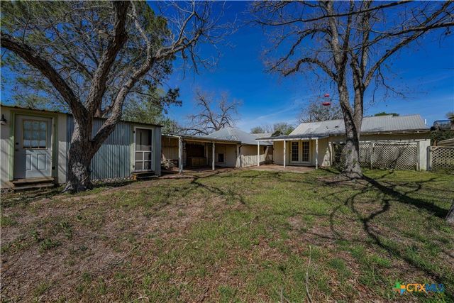 226 Thornton Street, Gonzales, TX 78629