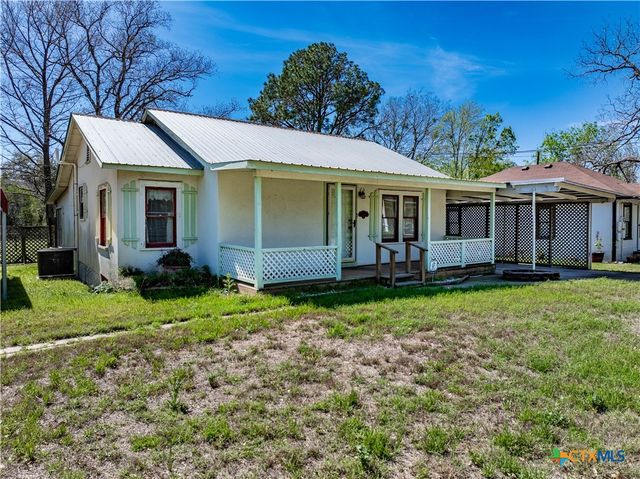 226 Thornton Street, Gonzales, TX 78629