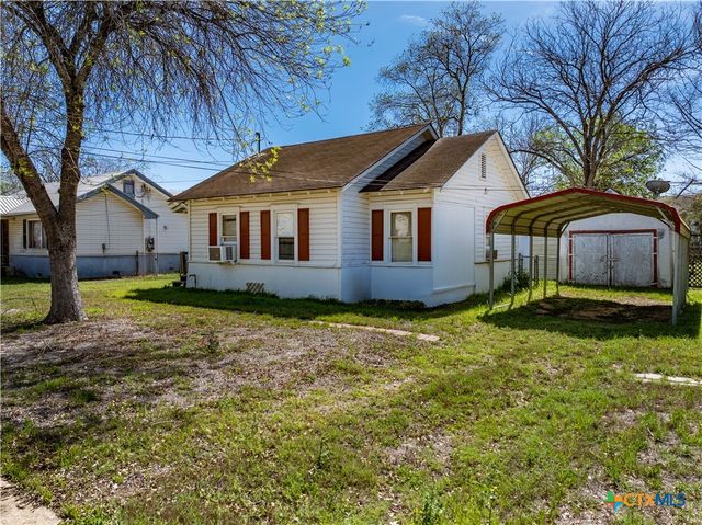 226 Thornton Street, Gonzales, TX 78629