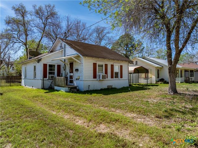 226 Thornton Street, Gonzales, TX 78629
