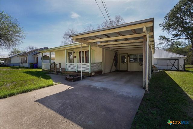 226 Thornton Street, Gonzales, TX 78629